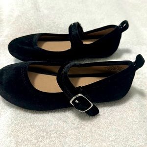 little girls size 12 black suede like shoe